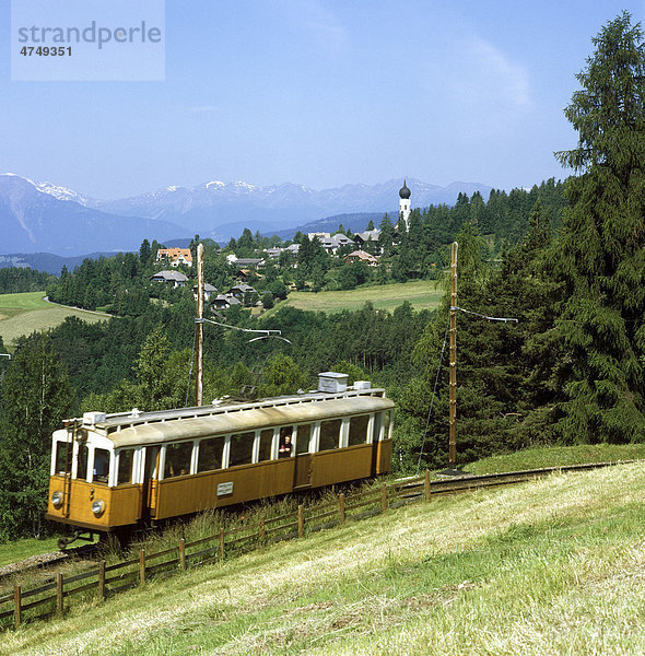 Rittner Bahn  vor Oberbozen  Ritten  Südtirol  Italien  Europa