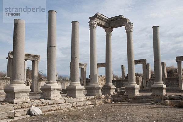 Ehemaliger Marktplatz  antike Ausgrabungsstätte Perge  Antalya  Türkische Riviera  Türkei  Asien