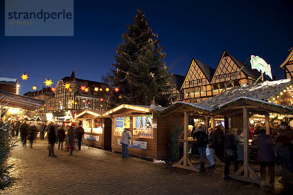 Weihnachtsmarkt am Markt  Soest  Sauerland  Nordrhein-Westfalen  Deutschland  Europa