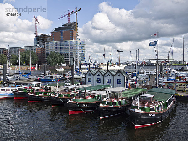 Kehrwiederspitze und Baustelle der Elbphilharmonie  Hafen  Hansestadt Hamburg  Deutschland  Europa