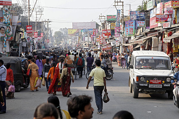 Straßenszene  Haldwani  Uttarakhand  Nordindien  Indien  Asien