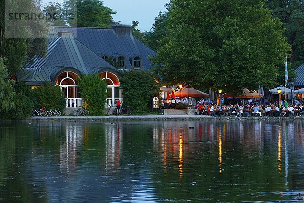 Biergarten Neues Seehaus am Kleinhesseloher See  Englischer Garten  München  Bayern  Deutschland  Europa