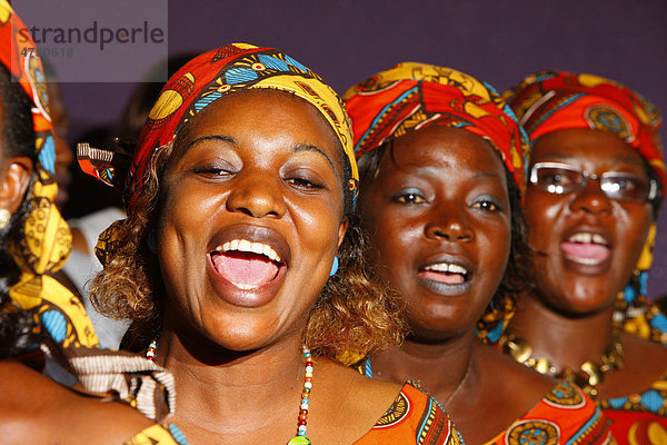 Frauen singen  Kirchenchor  Hochzeit  Bamenda  Kamerun  Afrika