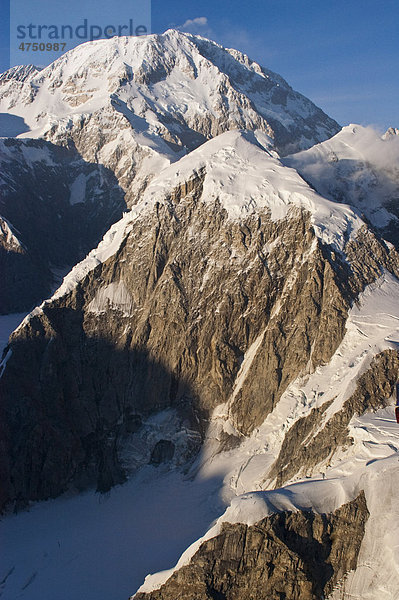 Aerial Detail der Wickersham Wall an der Nordseite des Berges. McKinley  Inland Alaska  Sommer