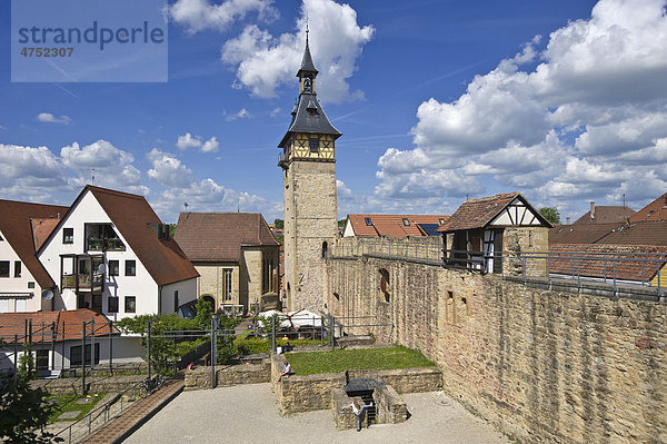 Burgplatz mit Oberer Torturm  Marbach am Neckar  Neckartal  Baden-Württemberg  Deutschland  Europa