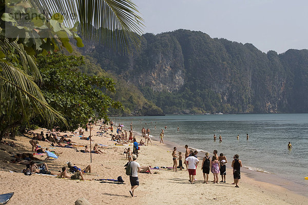 Strand von Ao Nang  Provinz Krabi  Thailand  Asien