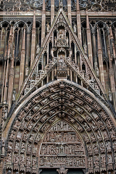 Liebfrauenmünster  Straßburger Münster  gotische Kirchen-Fassade  Detail  Straßburg  Elsass  Frankreich  Europa