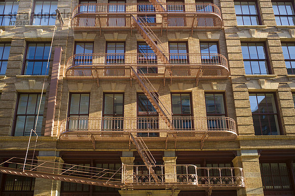 Typische Gusseisen-Architektur im Stadtteil SoHo  South of Houston Street  Manhattan  New York  USA
