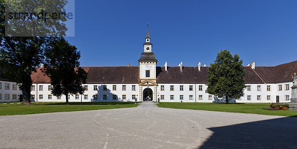 Maximilianshof am Alten Schloss Schleißheim mit Hofgarten  Oberschleißheim bei München  Oberbayern  Bayern  Deutschland  Europa
