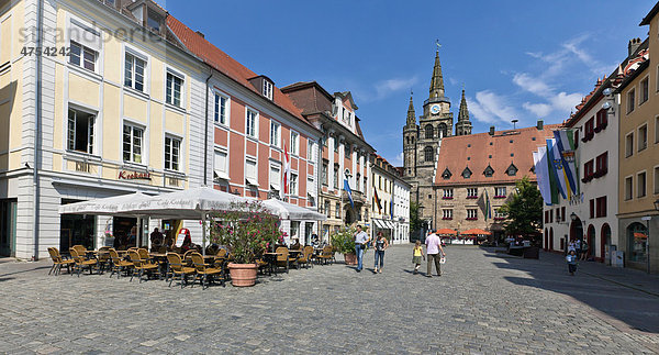 Martin-Luther-Platz mit dem Stadthaus  Kirche St. Gumbertus  Ansbach  Mittelfranken  Franken  Bayern  Deutschland  Europa