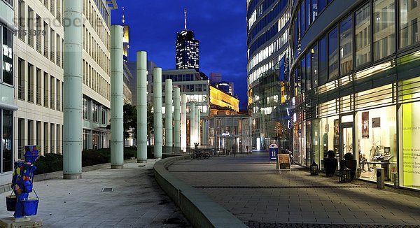 Die Frankfurter Welle  wellenförmiges modernes Bürogebäude  nach Plänen der JSK Architekten errichtet  Westend-Süd  Frankfurt am Main  Hessen  Deutschland  Europa