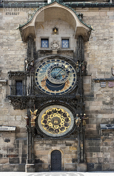 Astronomische Uhr  altes Rathaus  Prag  Tschechien  Tschechische Republik  Europa