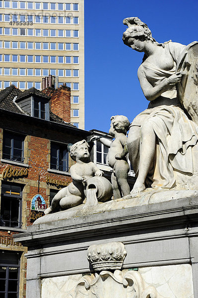 Skulptur auf dem Place du Grand Sablon  Grote Zavelplein Platz  Stadtzentrum  Brüssel  Belgien  Benelux  Europa