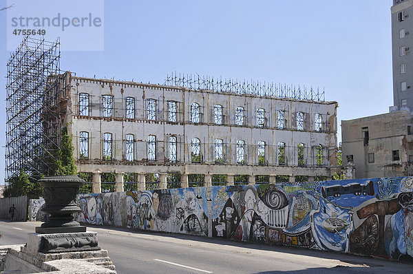 Ruine  Graffiti  Prado  Paseo de Marti  Havanna  Altstadt  Kuba  Karibik  Mittelamerika