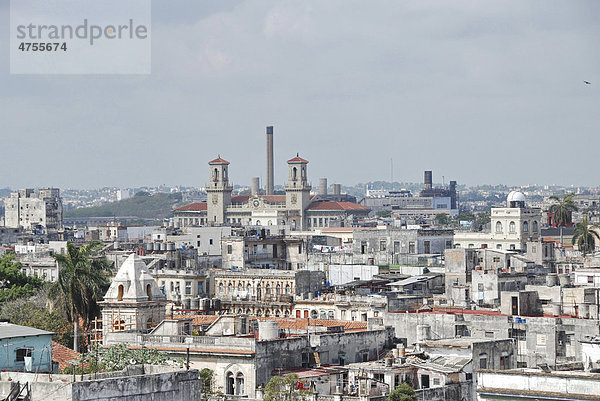 Blick über Havanna  Hauptbahnhof  Plaza Vieja  Altstadt  Kuba  Karibik  Mittelamerika
