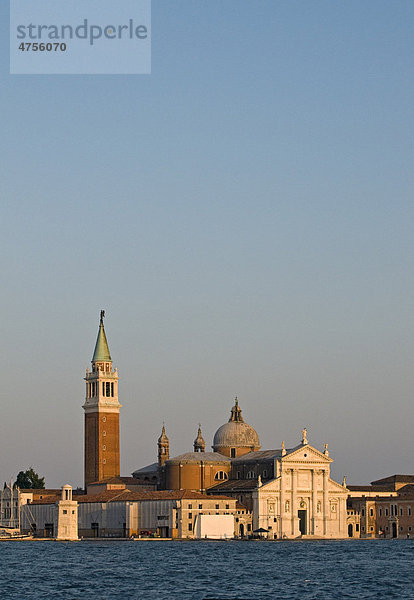 San Giorgio Maggiore aus dem 16. Jahrhundert  Benediktinerkirche im klassischen Renaissance-Stil  entworfen von Andrea Palladio  Insel San Giorgio Maggiore  Venedig  Venetien  Italien  Europa