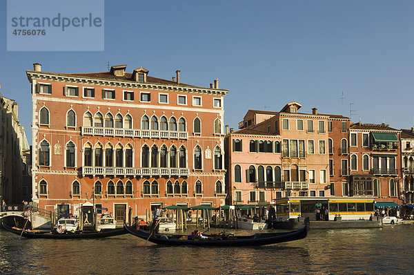 Der gotische Bembo Palace aus dem 15. Jahrhundert  San Marco District  Canal Grande  Venedig  Venetien  Italien  Europa
