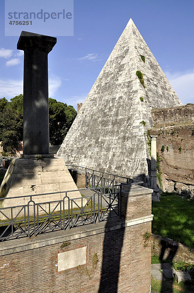 Cestius-Pyramide  Friedhof Campo Cestio  Rom  Latium  Italien  Europa