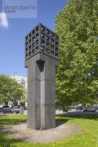 Denkmal für die Opfer der NS-Gewaltherrschaft  von Andreas Sobeck  1985  auf dem Platz der Opfer des Nationalsozialismus im Bezirk Altstadt-Lehel  München  Bayern  Deutschland  Europa