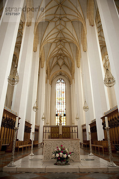 Hoher Innenraum  Altar  Altarraum  Frauenkirche  Dom zu Unserer Lieben Frau  Gotik  München  Oberbayern  Bayern  Deutschland  Europa