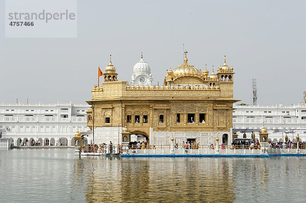 Sikhismus  Heiligtum  heiliger Goldener Tempel  Golden Temple  Hari Mandir  Amritsar  Bundesstaat Punjab  Indien  Südasien  Asien