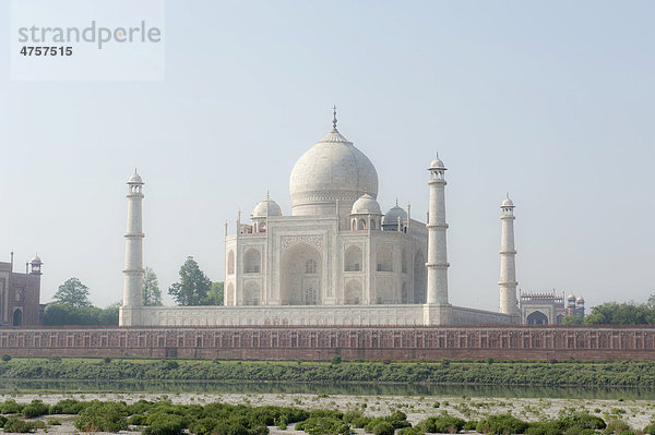 Taj Mahal  Rückseite am Fluss Yamuna  Agra  Bundesstaat Uttar Pradesh  Indien  Südasien  Asien