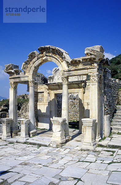 Marmorstraße  Hadrians-Tempel  Ausgrabungsstätte  Ephesus  Türkei