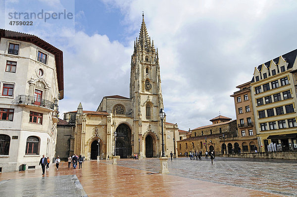 San Salvador  Kathedrale  Plaza Alfonso II  Oviedo  Asturias  Asturien  Spanien  Europa