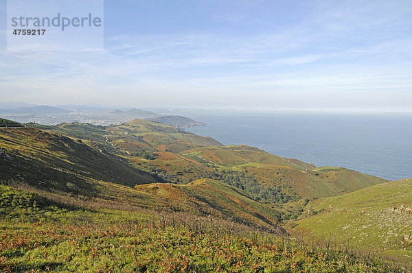 Küstenlandschaft  Berg Jaizkibel  Hondarribia  Pais Vasco  Baskenland  Spanien  Europa