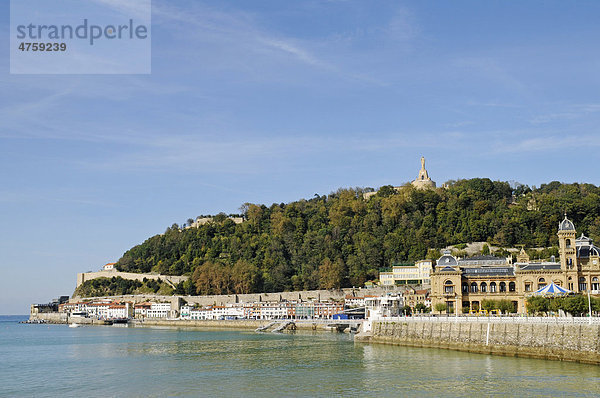 Hafenviertel  Monte Urgull  Berg  San Sebastian  Pais Vasco  Baskenland  Spanien  Europa