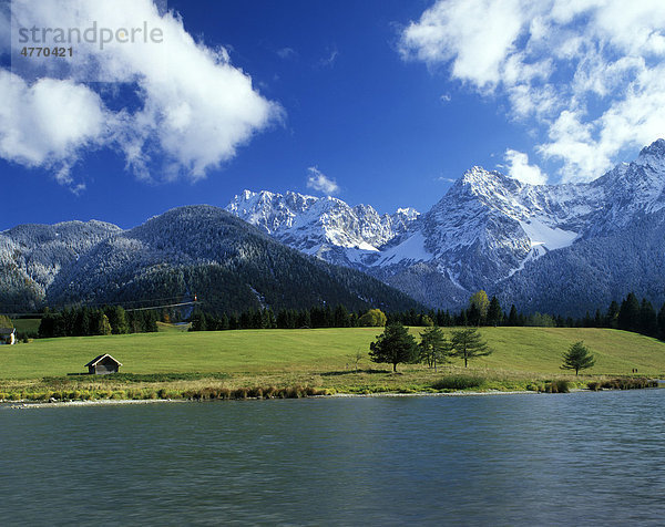 Schmalensee  Werdenfelser Land  vor dem Karwendel  Oberbayern  Bayern  Deutschland  Europa
