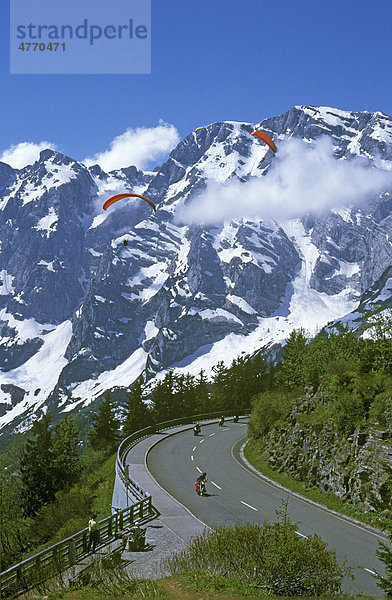 Roßfeldstraße  Deutsche Alpenstraße  vor dem hohen Göll  Berchtesgadener Land  Oberbayern  Bayern  Deutschland  Europa