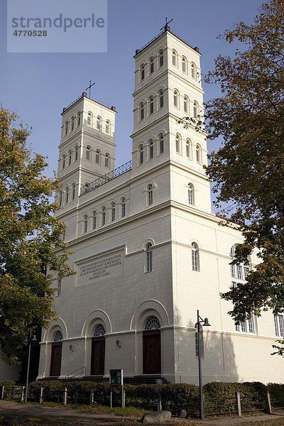 Dorfkirche  klassizistisch  Architekt Karl Friedrich Schinkel  Straupitz  Spreewald  Brandenburg  Deutschland  Europa