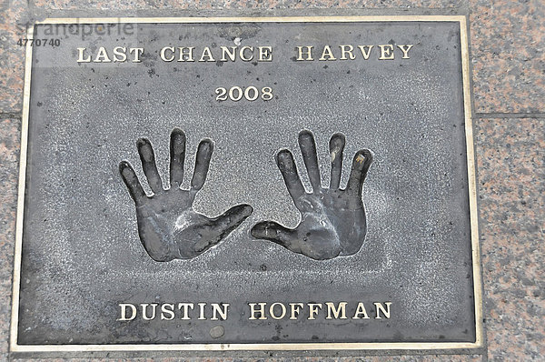 Handabdruck von Dustin Hoffman  Leicester Square  London  England  Großbritannien  Europa