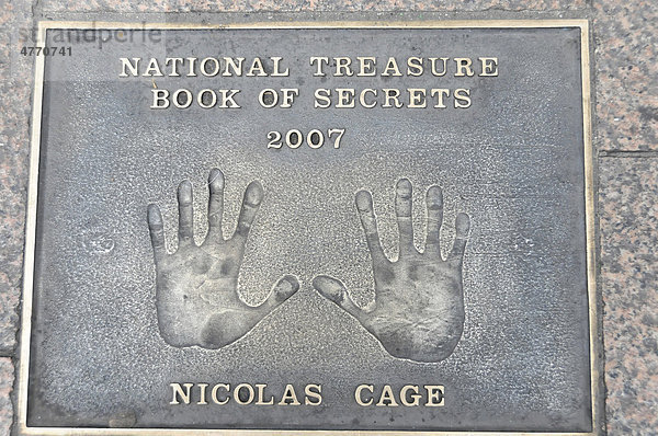Handabdruck von Nicolas Cage  Leicester Square  London  England  Großbritannien  Europa