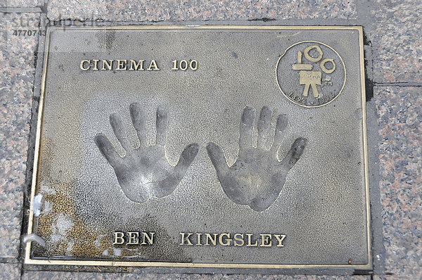 Handabdruck von Ben Kingsley  Leicester Square  London  England  Großbritannien  Europa