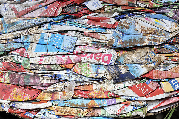Getrennter Müll zum Recycling von Wertstoffen  Tetrapak  Ceilandia  Satellitenstadt von Brasilia  Distrito Federal  Brasilien  Südamerika