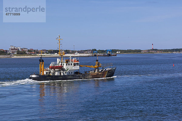 Boot der Schifffahrtspolizei vor der Insel Föhr  Deutschland  Europa