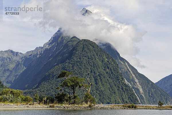 Mitre Peak  Milford Sound  Südinsel  Neuseeland