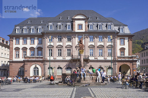 Marktplatz mit Rathaus  Heidelberg  Neckar  Kurpfalz  Baden-Württemberg  Deutschland  Europa