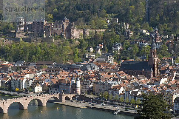 Stadtansicht vom Philosophenweg herab  Heidelberg  Neckar  Kurpfalz  Baden-Württemberg  Deutschland  Europa