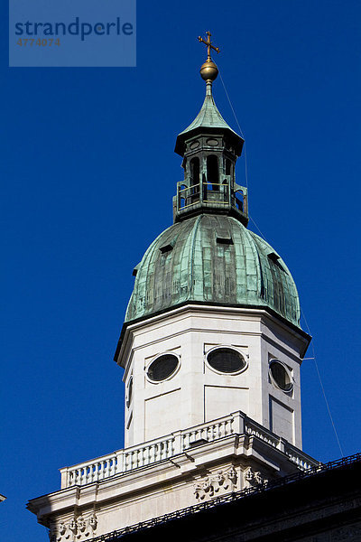 Turm  Salzburger Dom  Altstadt Salzburg  Österreich  Europa
