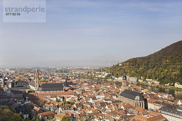 Aussicht vom Heidelberger Schloss auf die Altstadt von Heidelberg  Baden-Württemberg  Deutschland  Europa