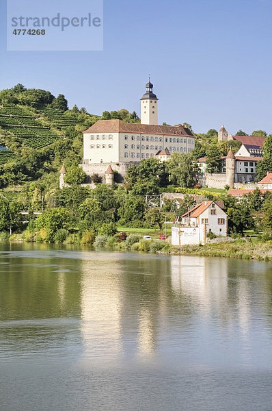 Schloss Horneck über Gundelsheim am Neckar  Baden-Württemberg  Deutschland  Europa