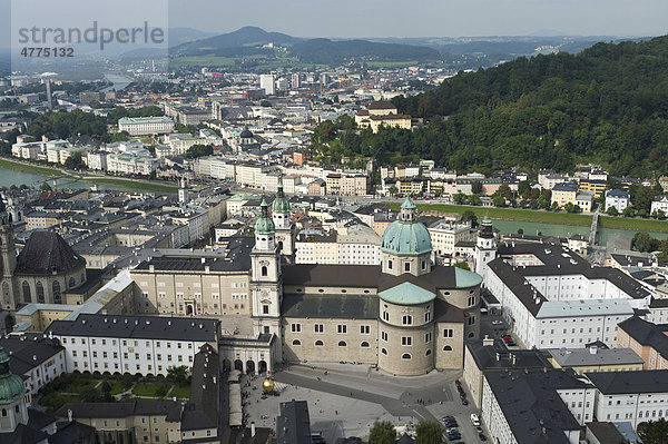 Blick von der Hohensalzburg nach Norden über Salzburg  Österreich  Europa