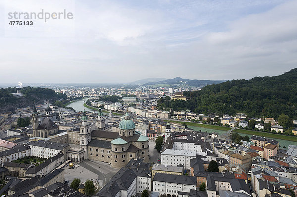 Blick von der Hohensalzburg nach Norden über Salzburg  Österreich  Europa