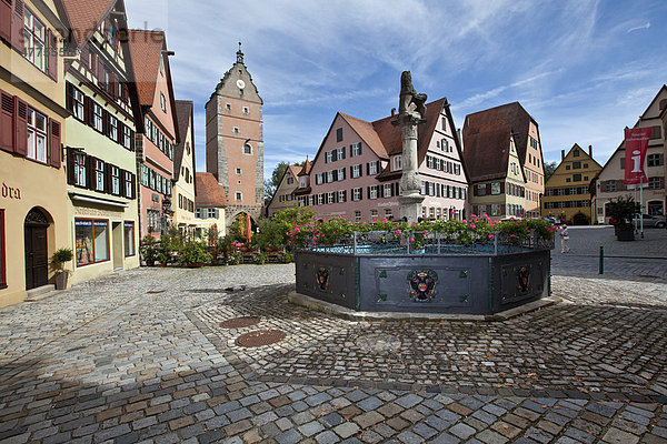 Altstadt Dinkelsbühl mit Wörnitztor  Landkreis Ansbach  Mittelfranken  Bayern  Deutschland  Europa