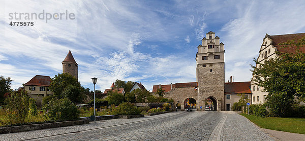 Nördlinger Tor  Altstadt  Dinkelsbühl  Landkreis Ansbach  Mittelfranken  Bayern  Deutschland  Europa
