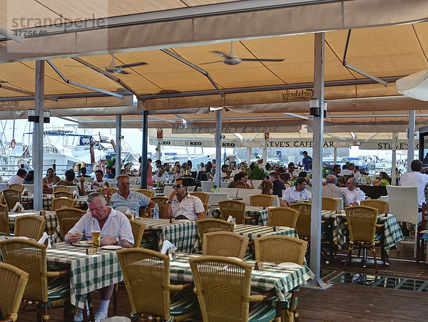 Restaurant im Hafen von Paphos  Südzypern  Zypern