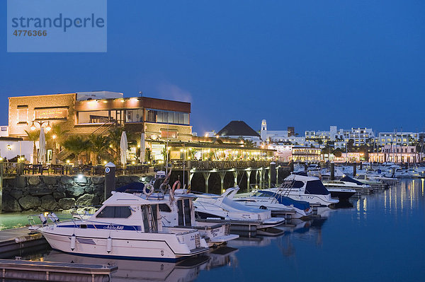 Boote im Yachthafen  Marina Rubicon  Nacht  Playa Blanca  Lanzarote  Kanarische Inseln  Spanien  Europa